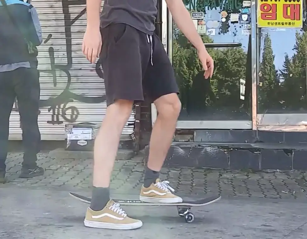 How to Push on Your Skateboard- A Visual Guide